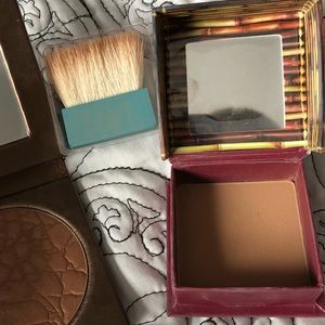 Gently Used Full Size Hoola Bronzer and Brush